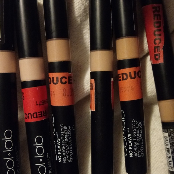 HIGHLIGHTING STYLO CONCEALER BY col•lab - Picture 2 of 5